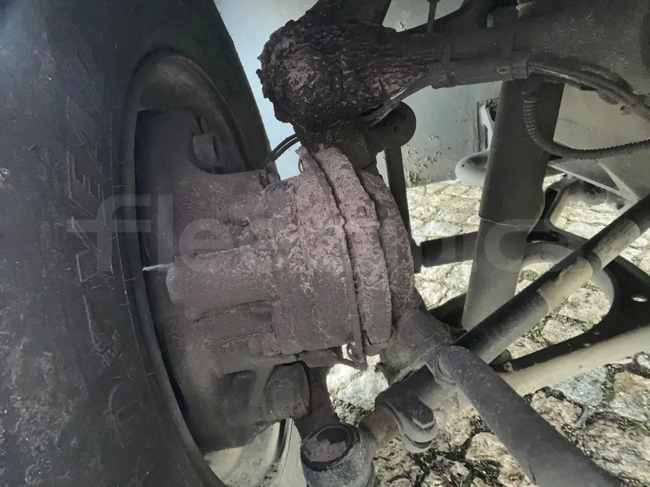 Mercedes-Benz Intouro E17UE -Euro 6 - 260 kW - 13.090 mt - front brake calipers right