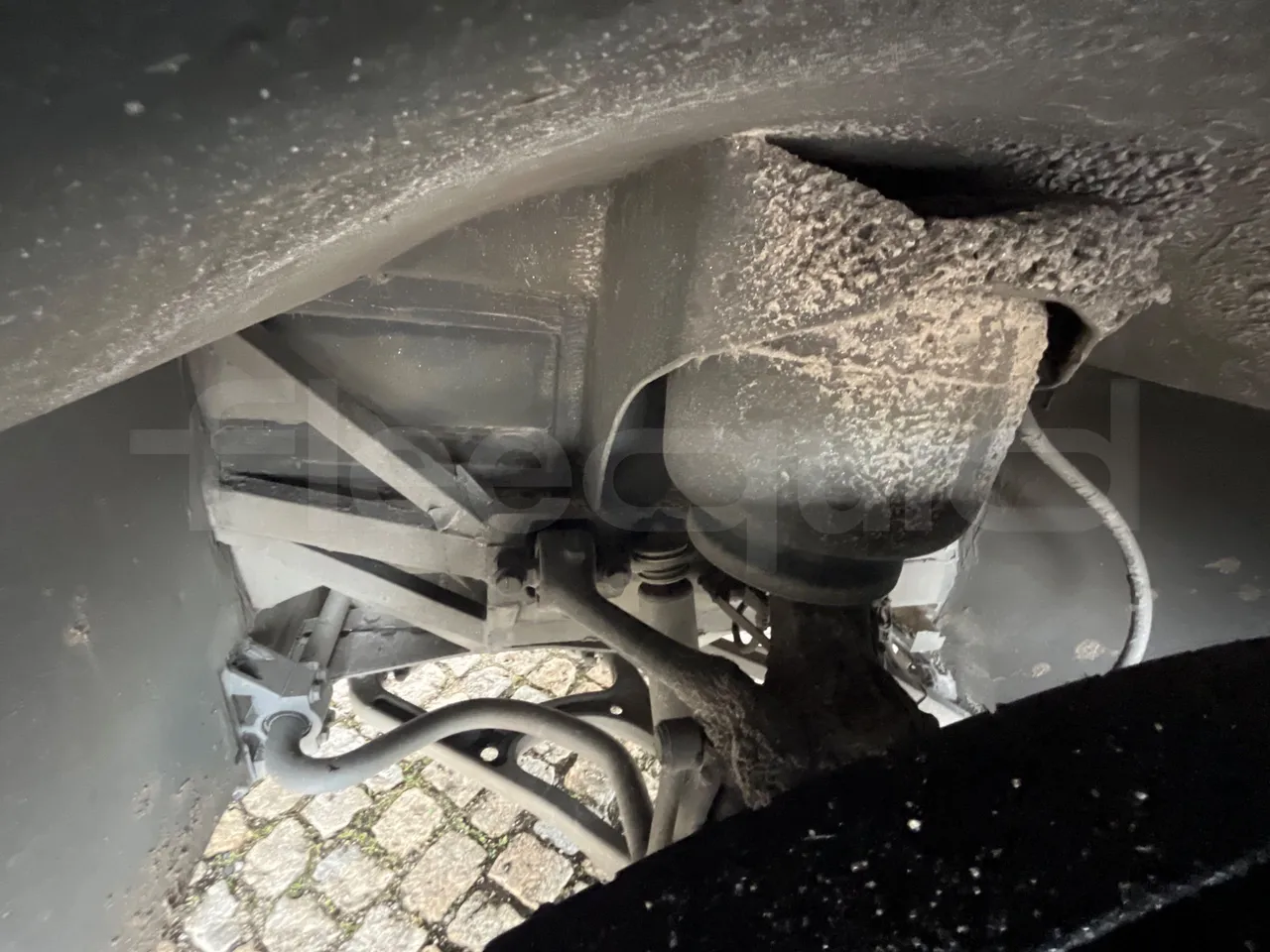 Mercedes-Benz Intouro E17UE -Euro 6 - 260 kW - 13.090 mt - front shock absorbers right