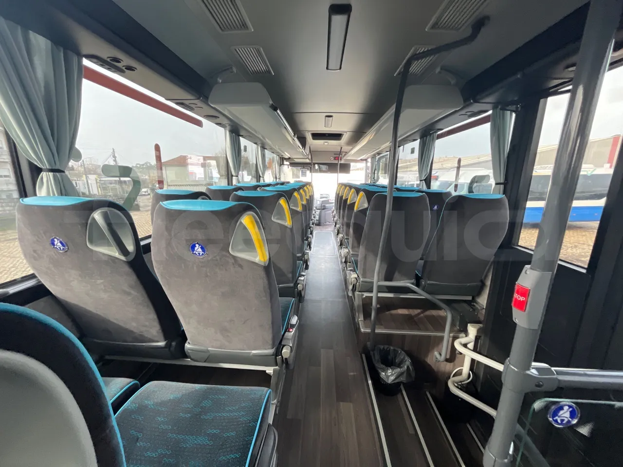 Mercedes-Benz Intouro E17UE -Euro 6 - 260 kW - 13.090 mt - forward view middle aisle