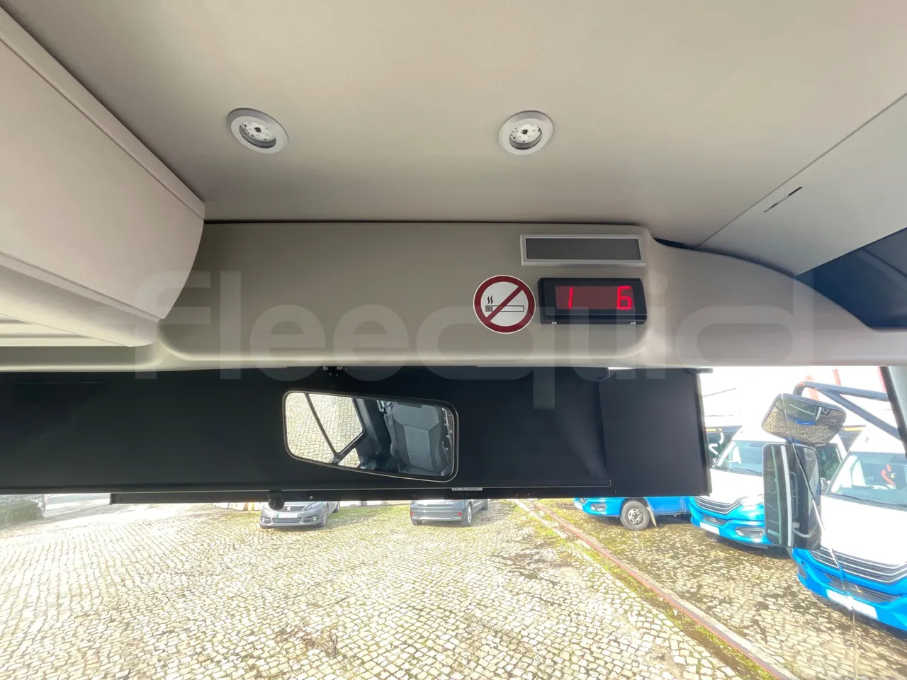 Mercedes-Benz Intouro E17UE -Euro 6 - 260 kW - 13.090 mt - monitor detail photo