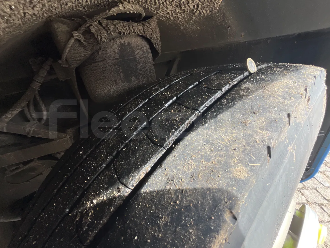 Mercedes-Benz Intouro E17UE -Euro 6 - 260 kW - 13.090 mt - tread condition second axle tires left