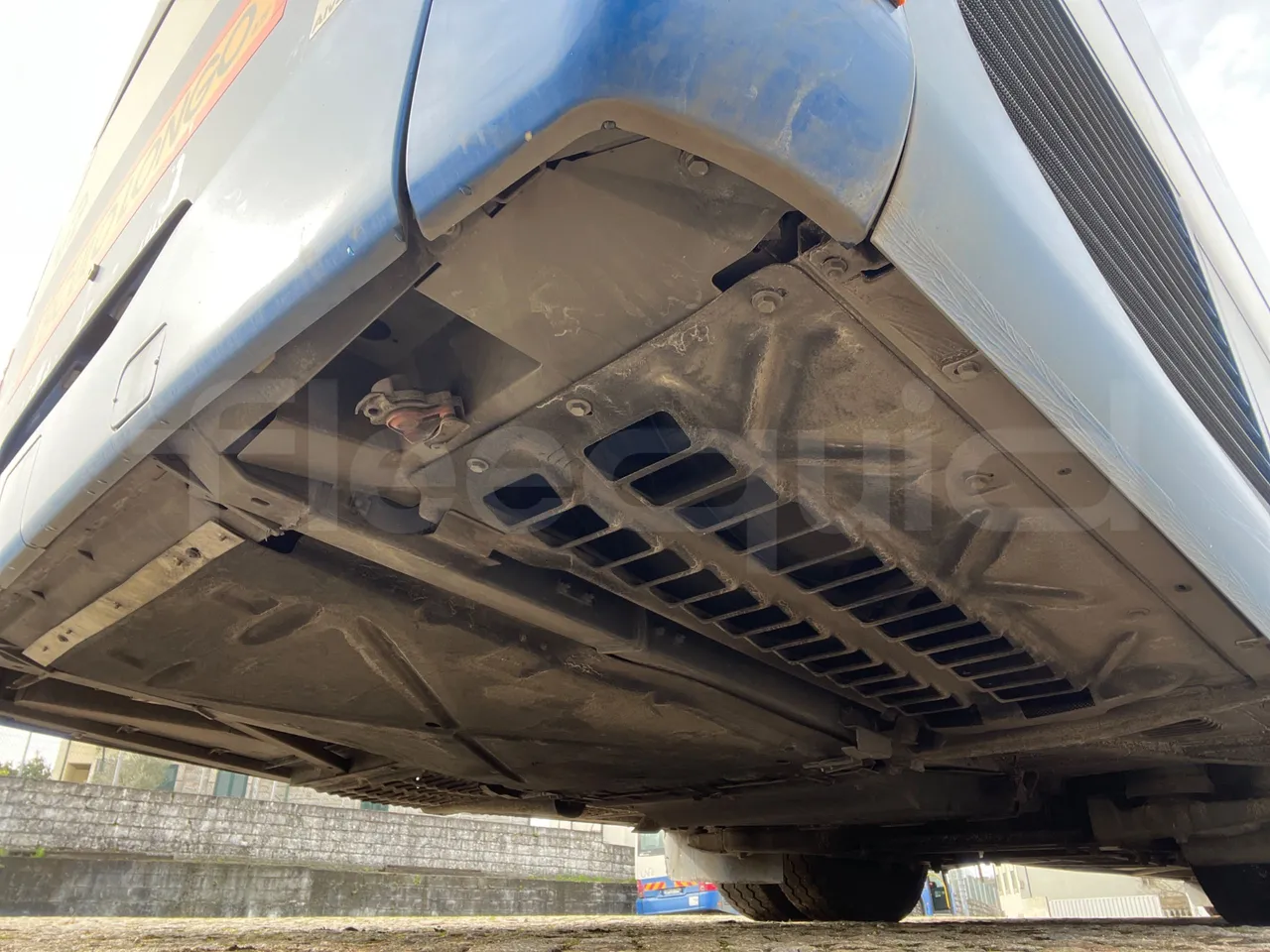 Mercedes-Benz Intouro E17UE -Euro 6 - 260 kW - 13.090 mt - axel 3 shock absorbers 1 right