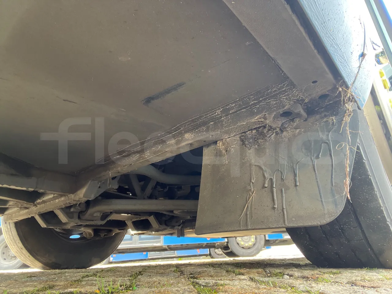 Mercedes-Benz Intouro E17UE -Euro 6 - 260 kW - 13.090 mt - front axle right side