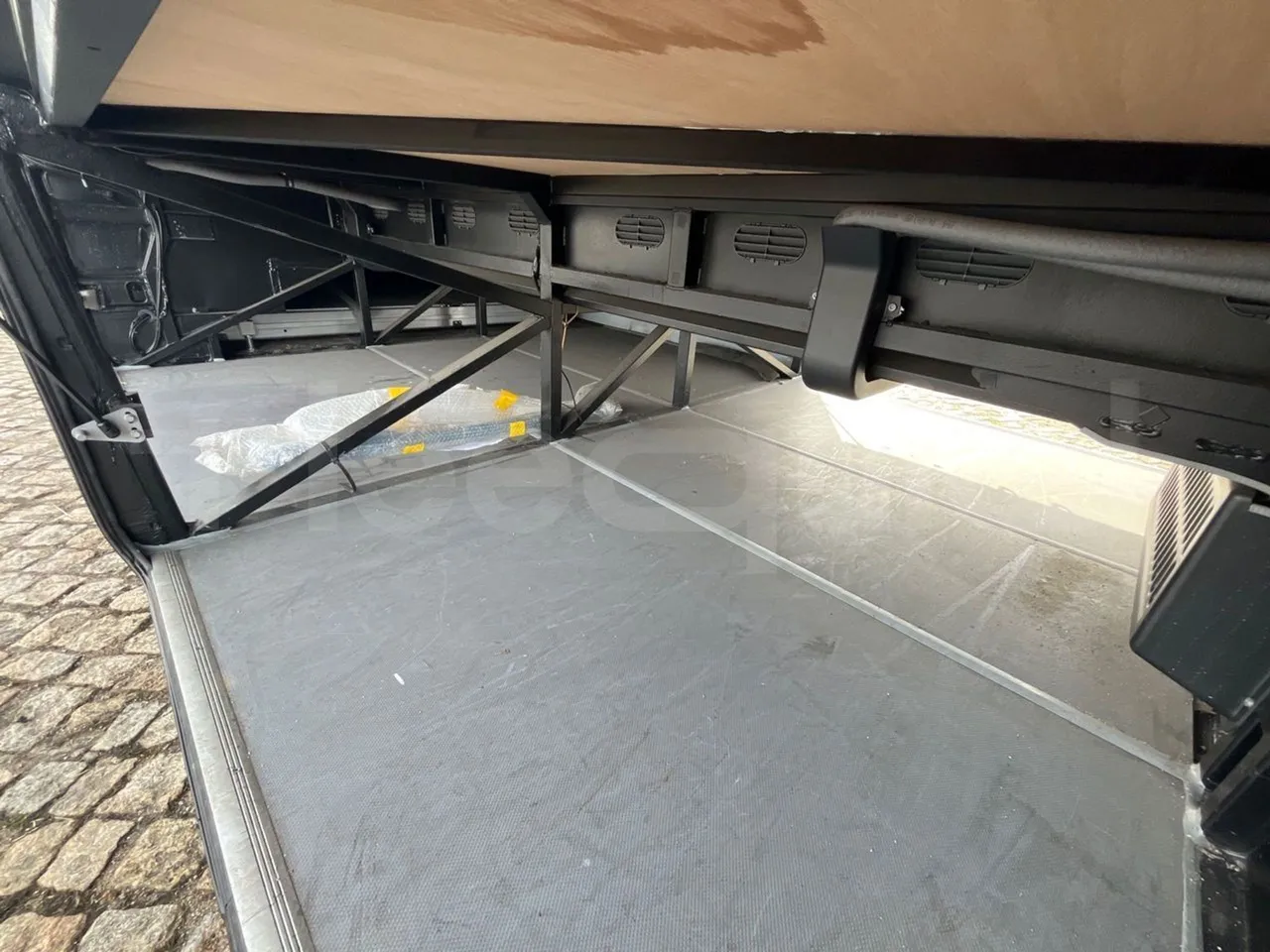 Mercedes-Benz Intouro E17UE -Euro 6 - 260 kW - 13.090 mt - turntable external (18m)