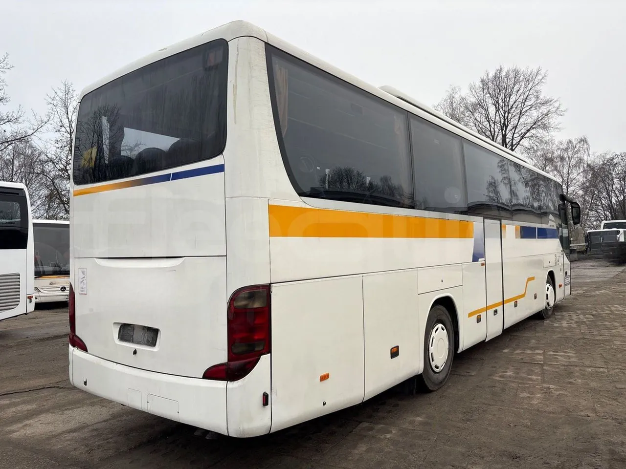 Setra S415 HD - EURO 5 - 310KW - 12m - 3/4 right rear doors closed