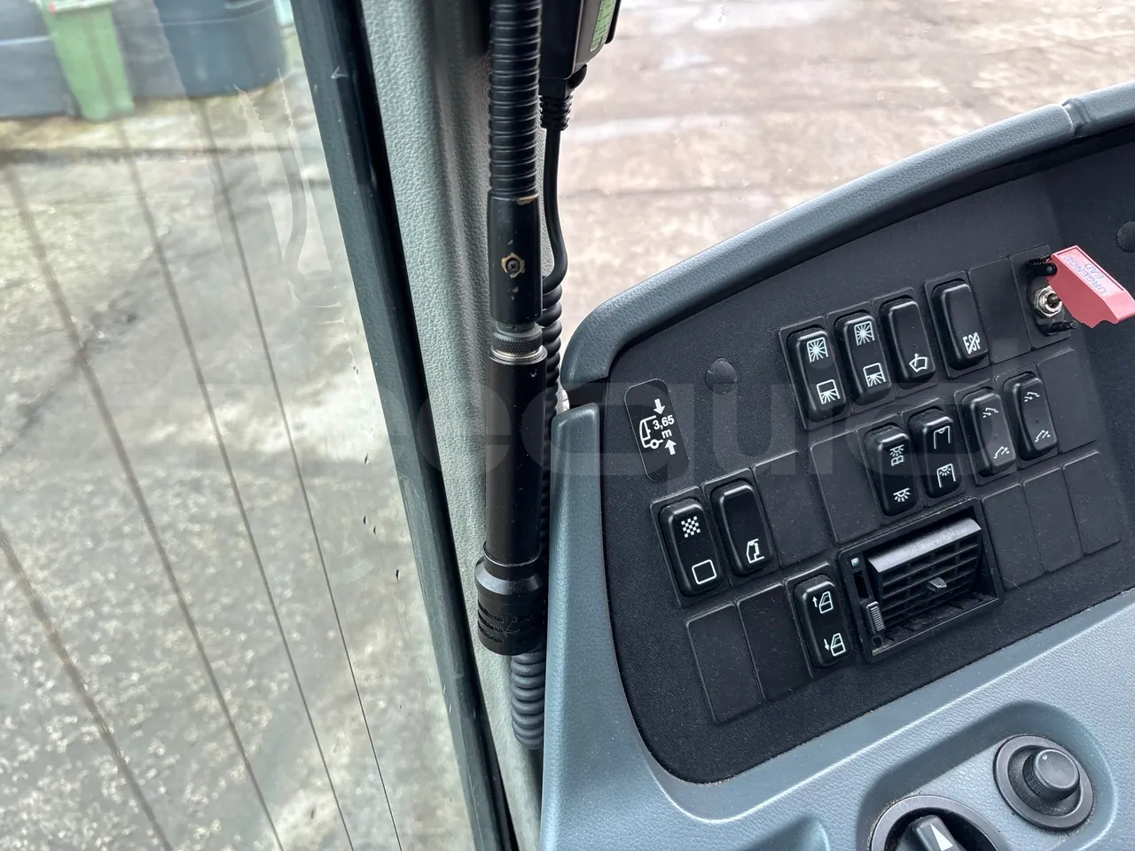 Setra S415 HD - EURO 5 - 310KW - 12m - driver microphone accessories photo