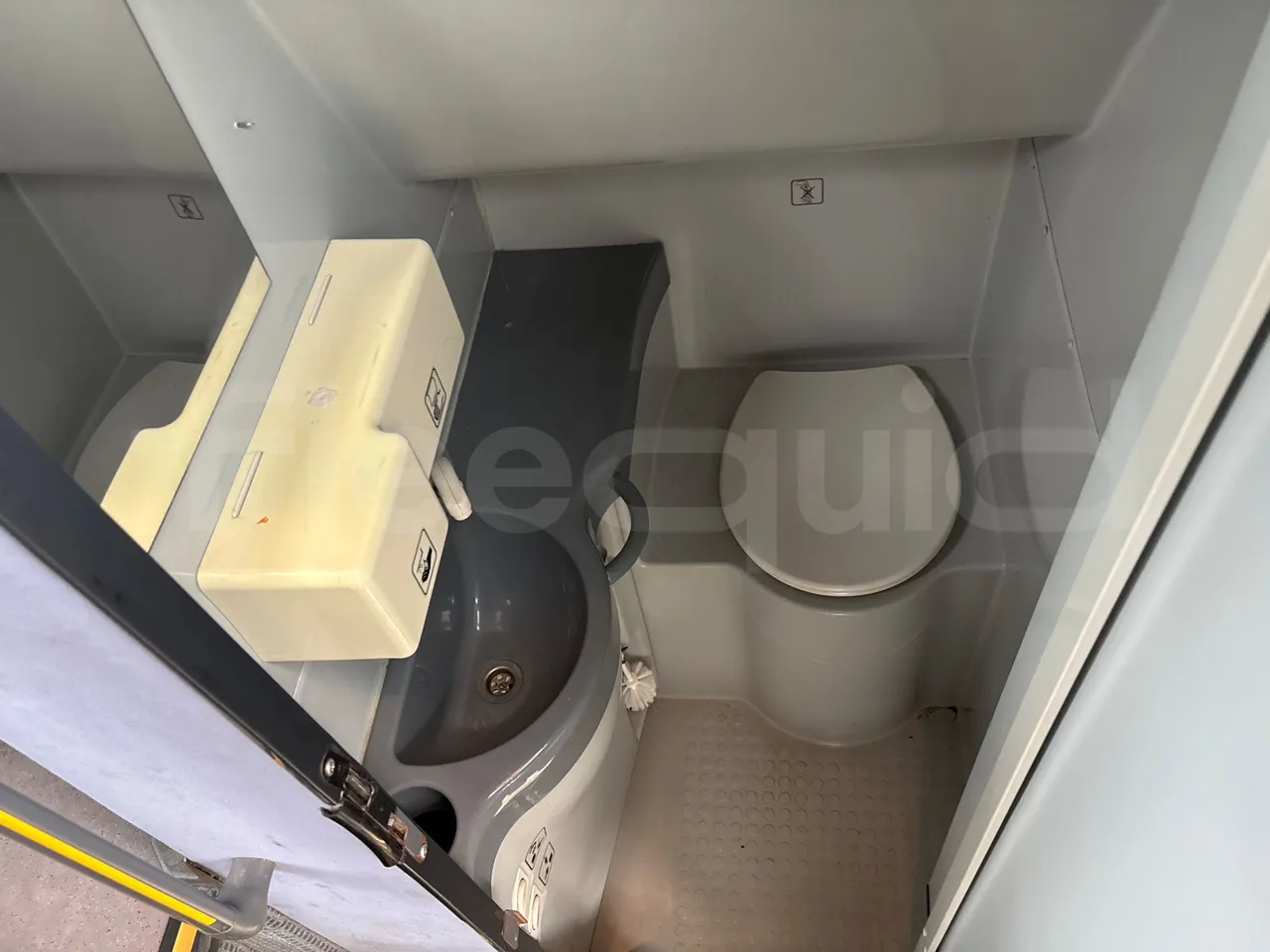 Setra S415 HD - EURO 5 - 310KW - 12m - toilette accessories photo