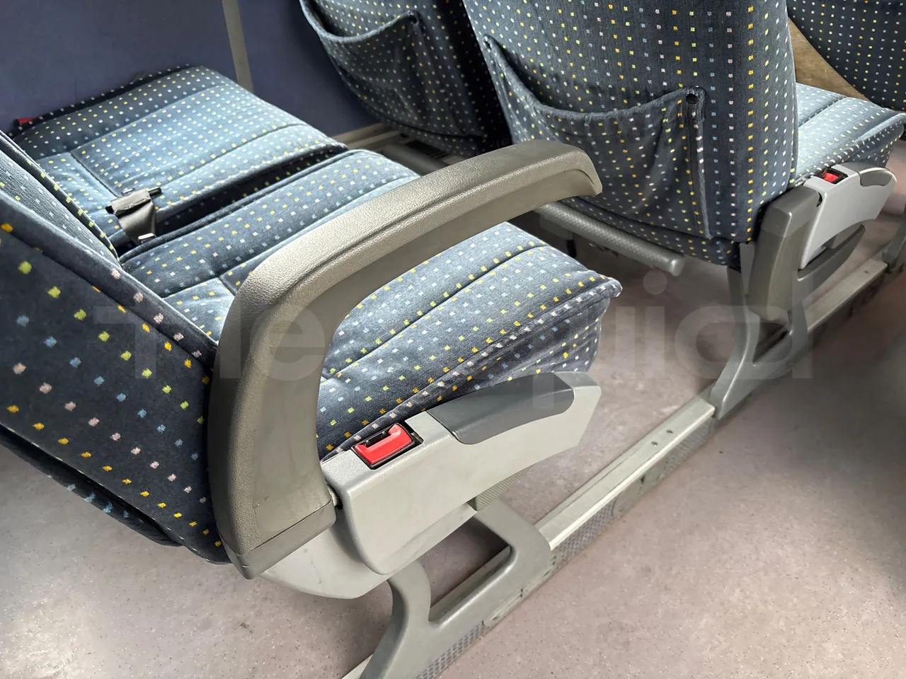Setra S415 HD - EURO 5 - 310KW - 12m - armrest detail photo