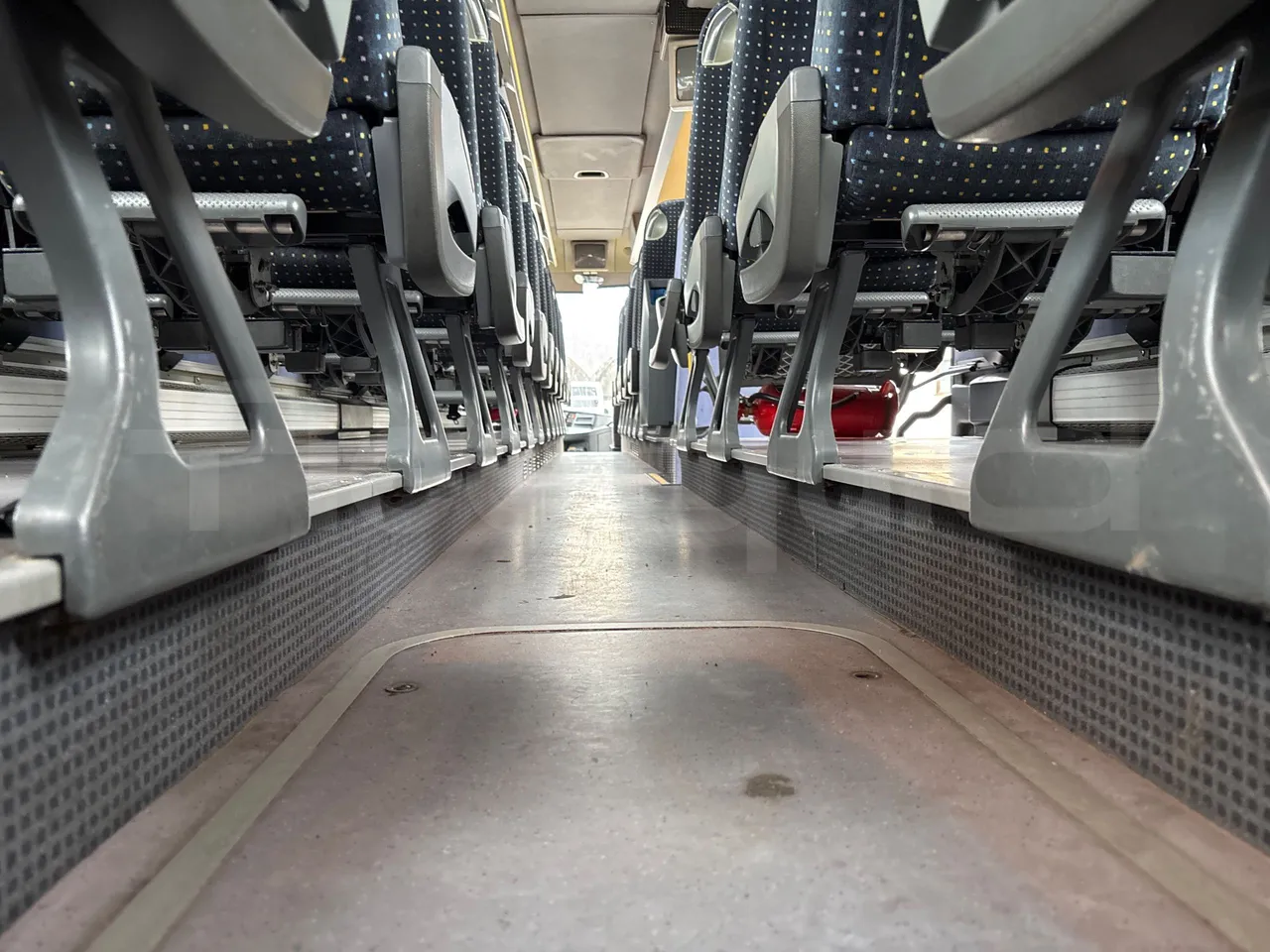 Setra S415 HD - EURO 5 - 310KW - 12m - seat brackets photo