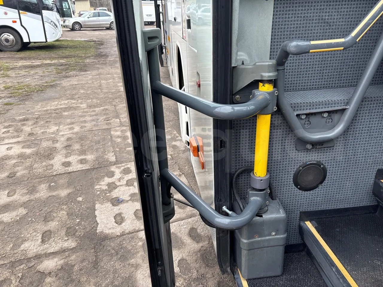 Setra S415 HD - EURO 5 - 310KW - 12m - door mechanism photo