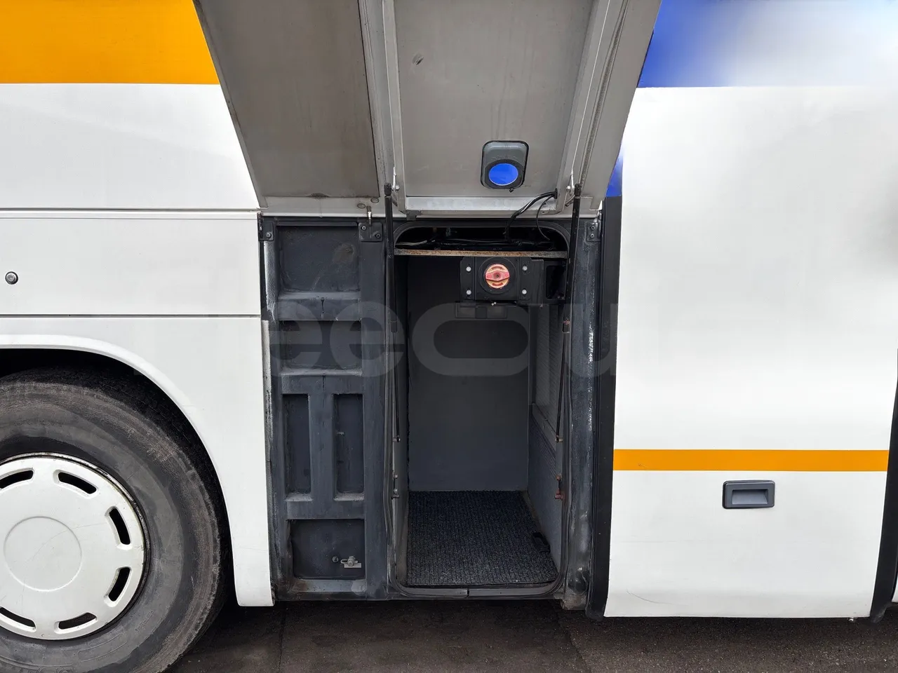 Setra S415 HD - EURO 5 - 310KW - 12m - external compartments photo