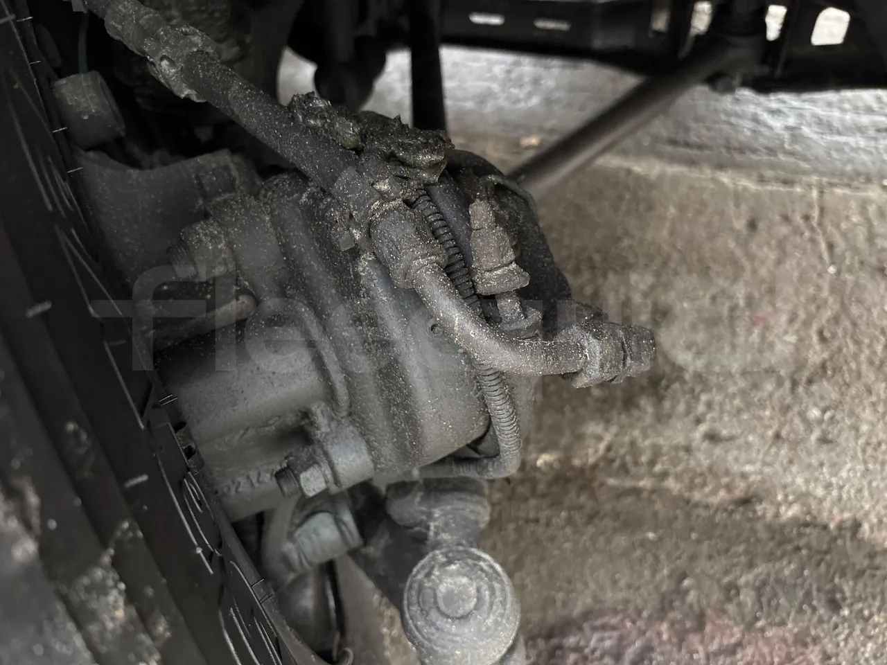 Setra S415 HD - EURO 5 - 310KW - 12m - front brake calipers right