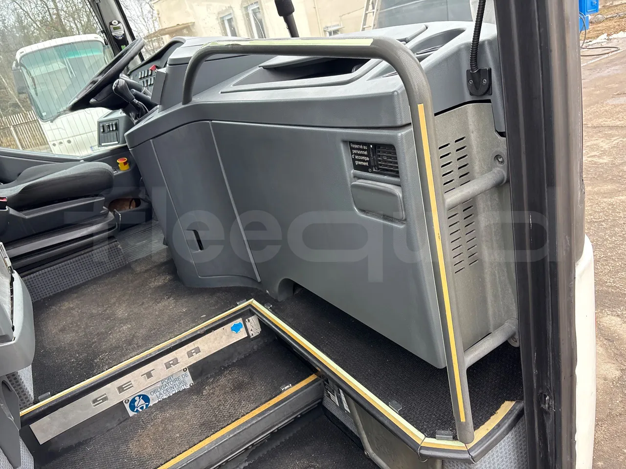 Setra S415 HD - EURO 5 - 310KW - 12m - handrails photo