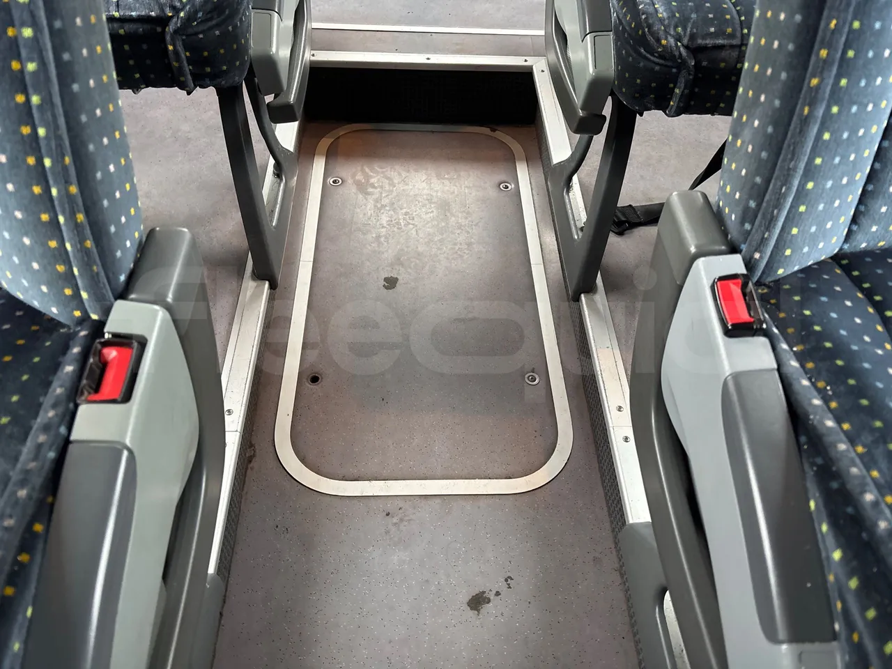 Setra S415 HD - EURO 5 - 310KW - 12m - floor hatches photo