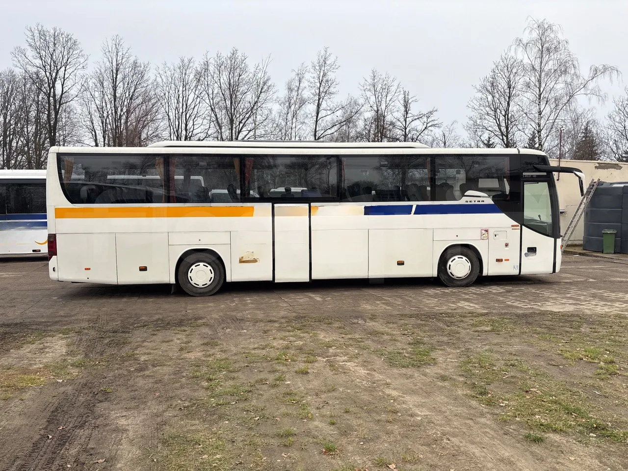 Setra S415 HD - EURO 5 - 310KW - 12m - right side doors closed