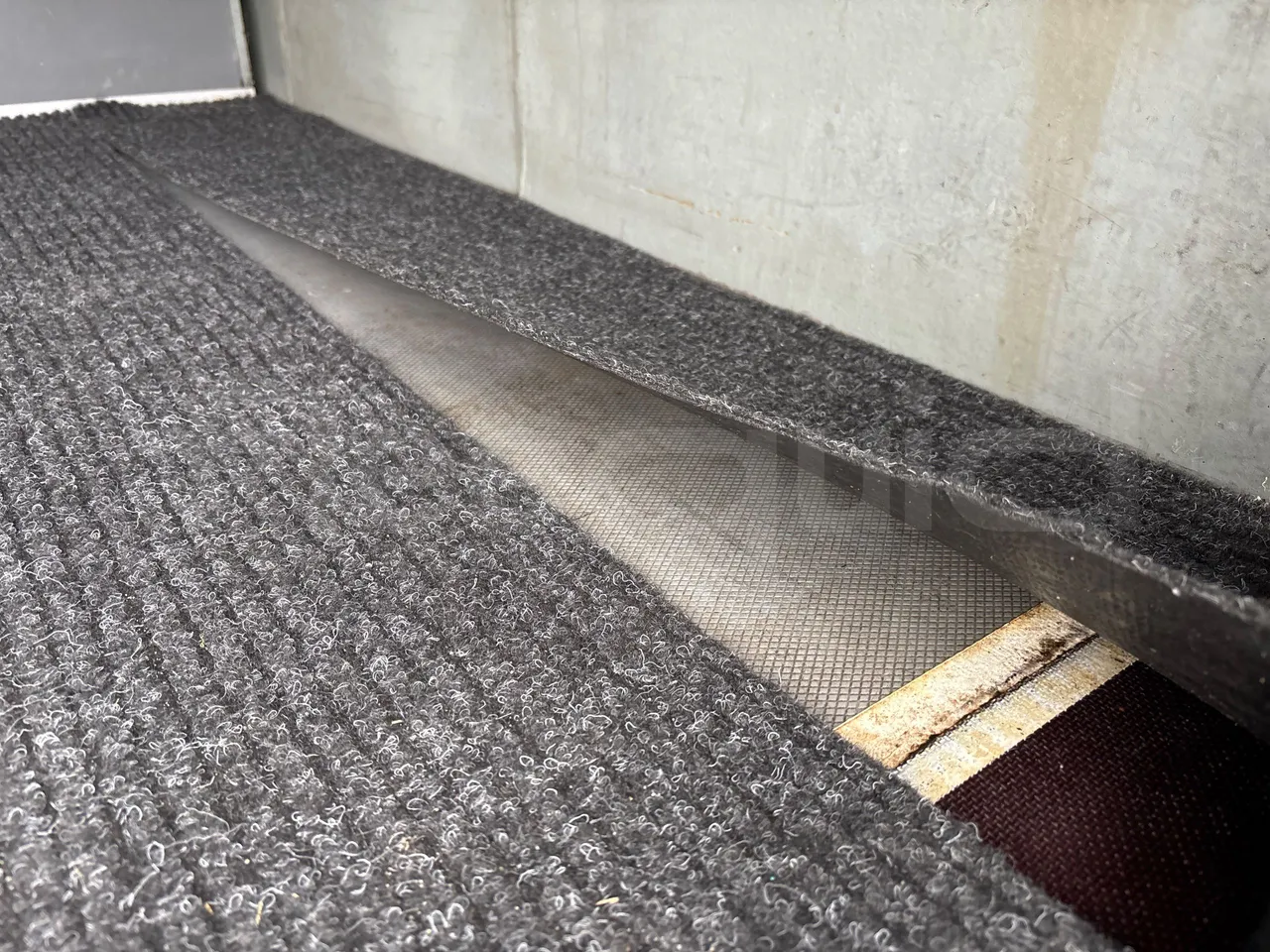 Setra S415 HD - EURO 5 - 310KW - 12m - under carpet photo