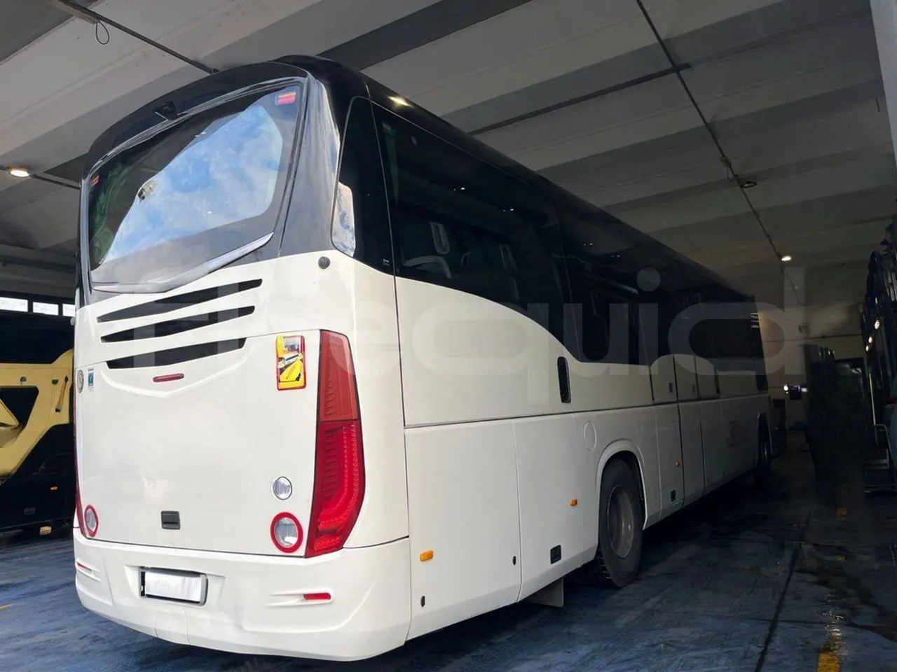 Irizar i6 13.35 - EUR6 - 320kW - 12.920m - 3/4 right rear doors closed