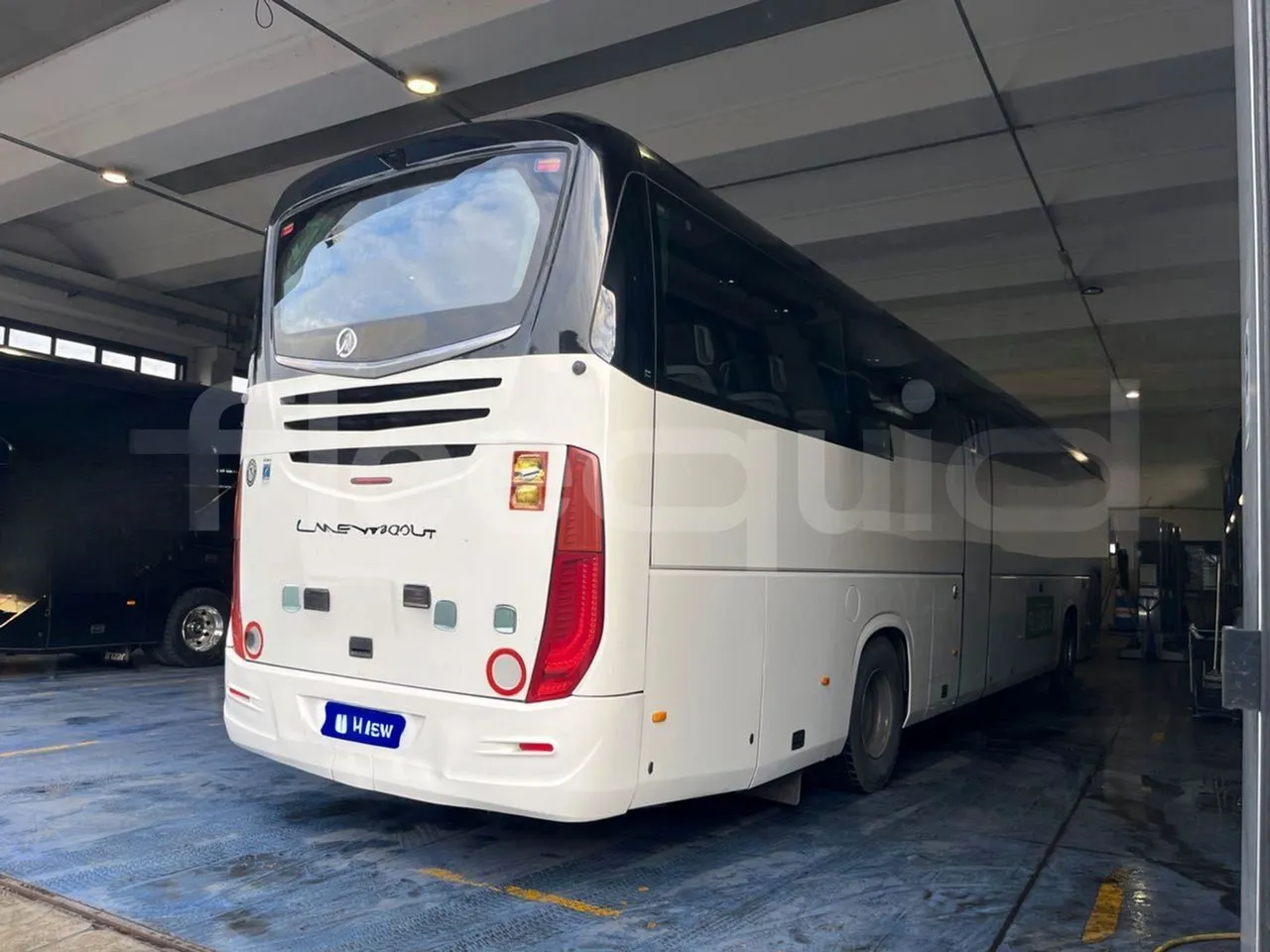 Irizar i6 13.35 - EUR6 - 320kW - 12.920m - 3/4 right rear doors open