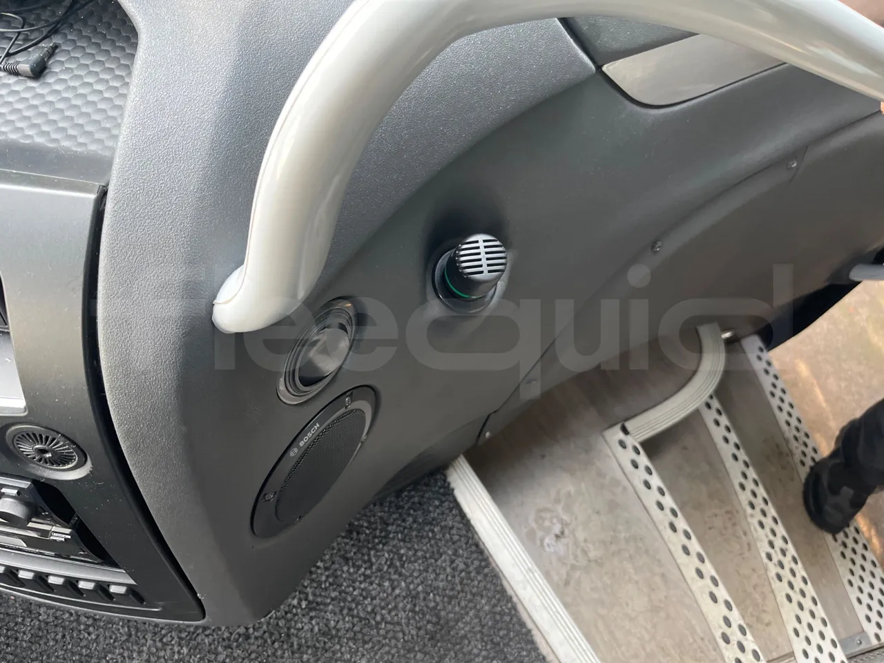 Irizar i6 13.35 - EUR6 - 320kW - 12.920m - hostes microphone accessories photo