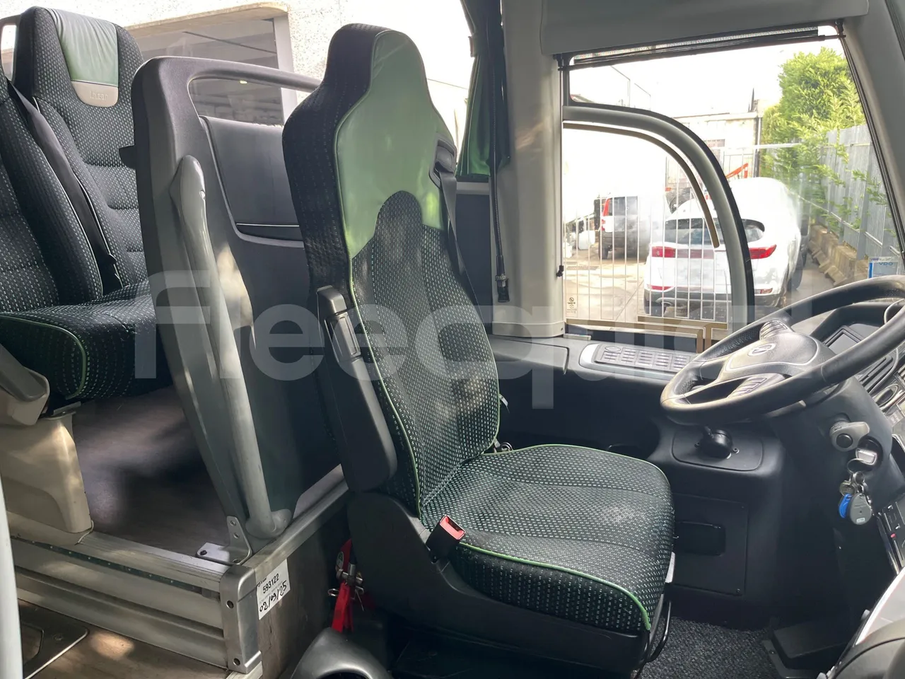 Irizar i6 13.35 - EUR6 - 320kW - 12.920m - driver's seat photo