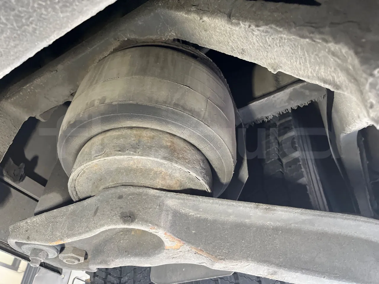 Irizar i6 13.35 - EUR6 - 320kW - 12.920m - axle 2 shock absorbers 2 left