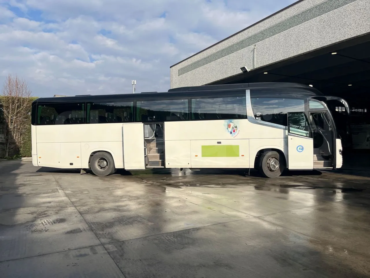 Irizar i6 13.35 - EUR6 - 320kW - 12.920m - right side doors open