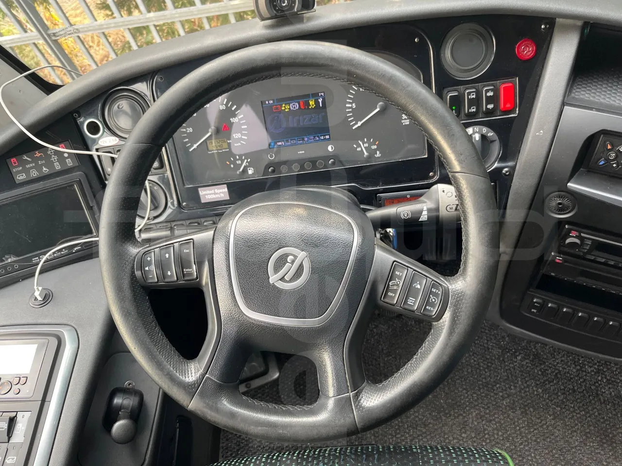 Irizar i6 13.35 - EUR6 - 320kW - 12.920m - steering wheel photo