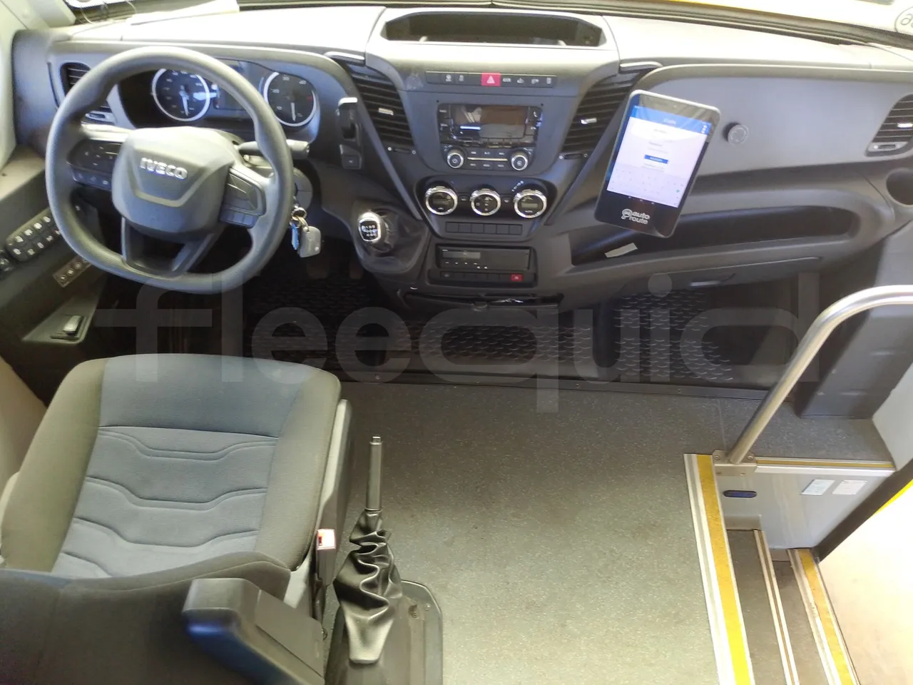 Iveco Indcar WGIVMY11 MOBI SCUOLABUS - EUR6 - 100Kw - 8,592m - buttons panels on (mandatory for bus to scrap)