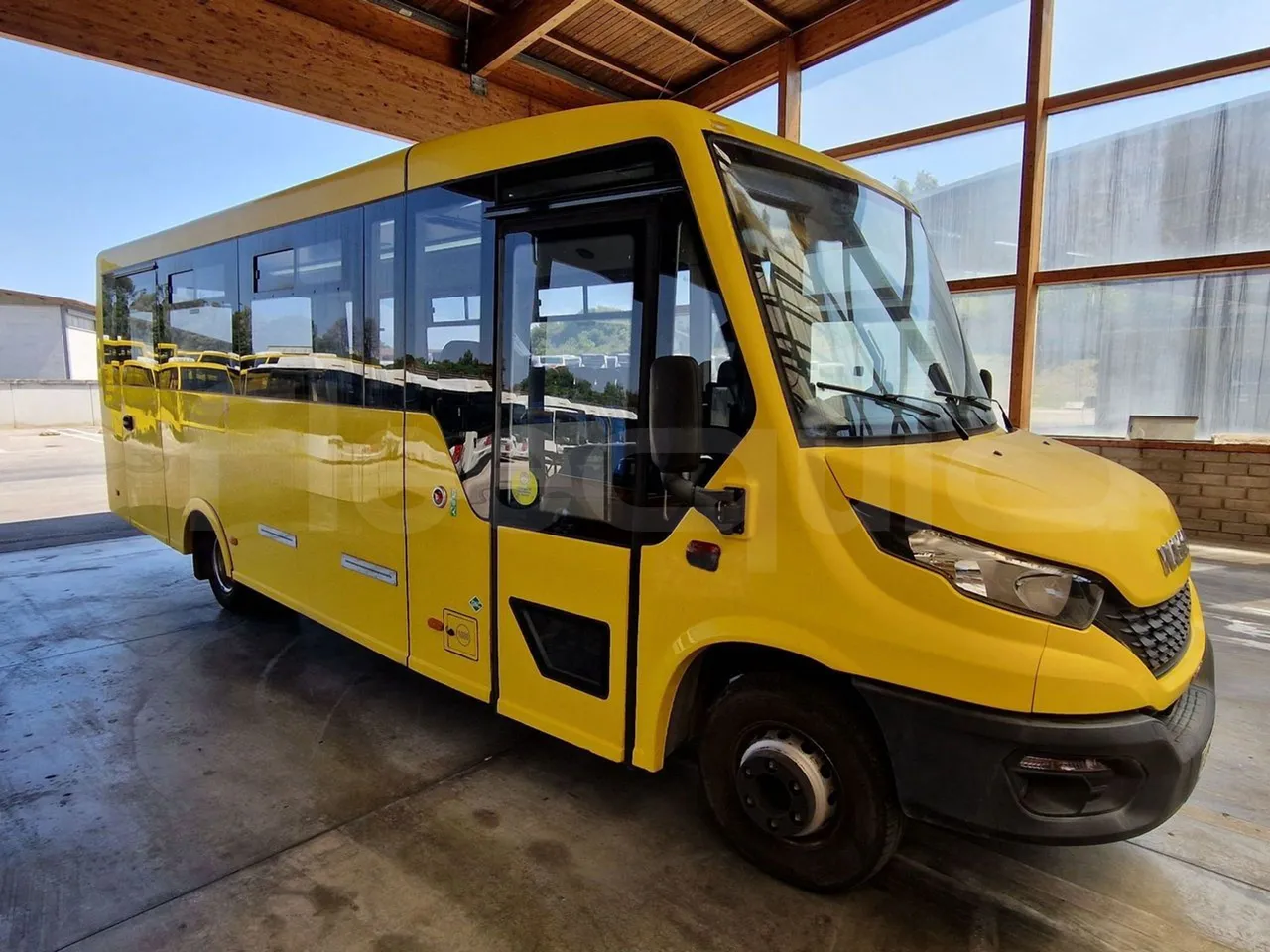 Iveco Indcar WGIVMY11 MOBI SCUOLABUS - EUR6 - 100Kw - 8,592m - Base cover photo