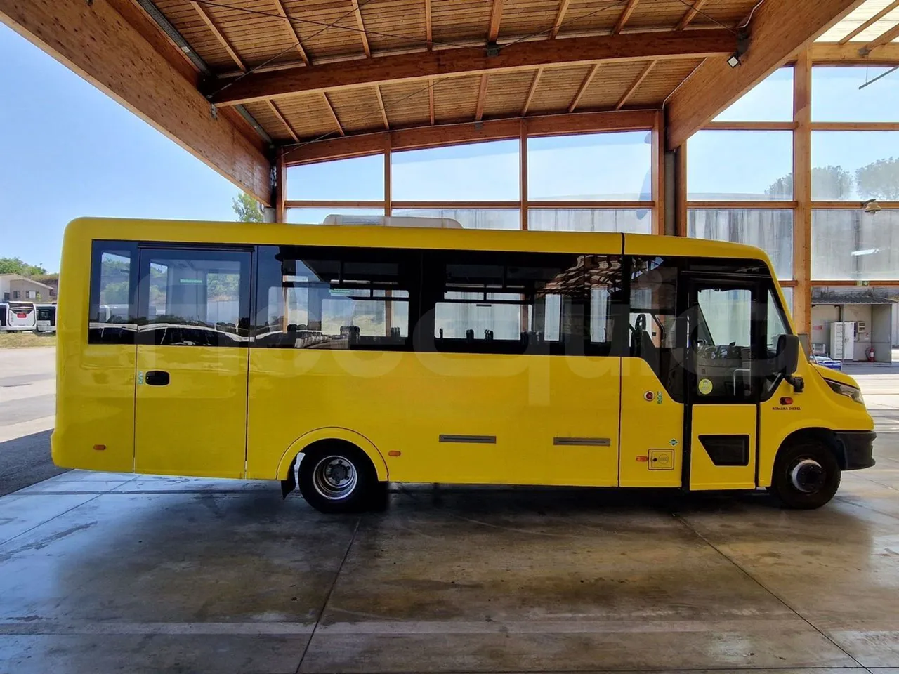 Iveco Indcar WGIVMY11 MOBI SCUOLABUS - EUR6 - 100Kw - 8,592m - left side photo