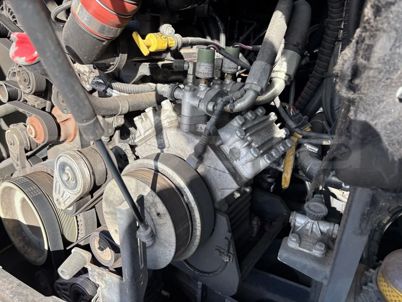 Solaris Urbino - Air Conditioning Compressor