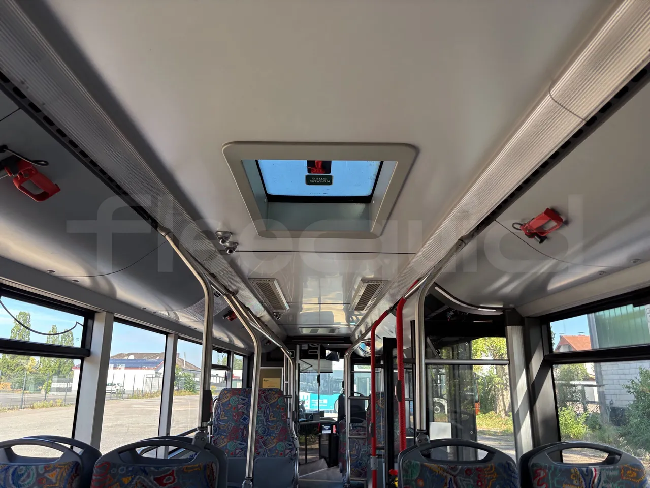Solaris Urbino - Overhead Compartments