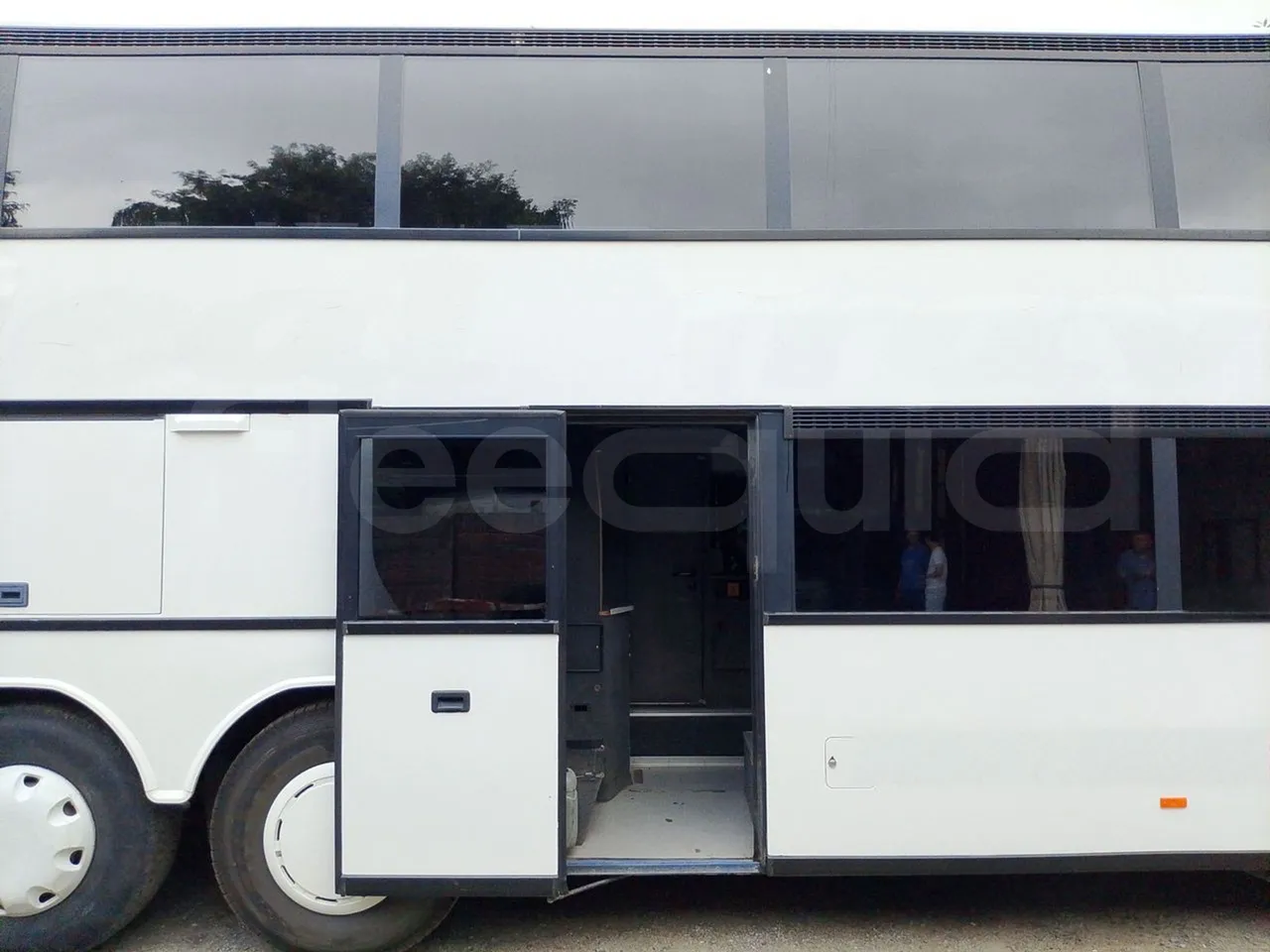 Setra S328 S328-DT/ Euro 1 - 370 Kw - 12 Mt - front door 3 open (mandatory for bus to scrap)