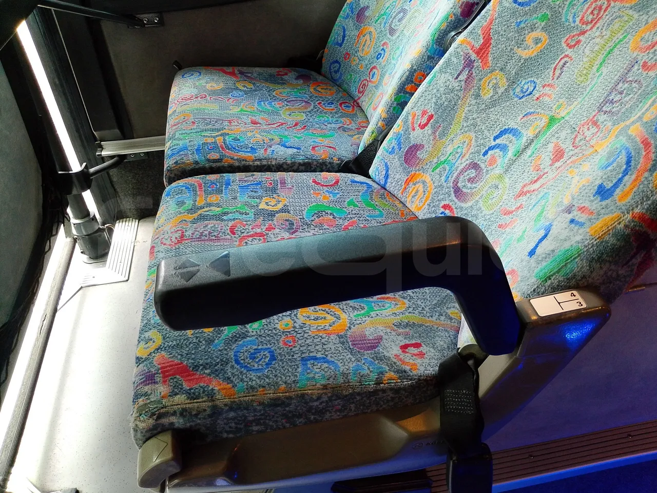Setra S328 S328-DT/ Euro 1 - 370 Kw - 12 Mt - armrest detail photo