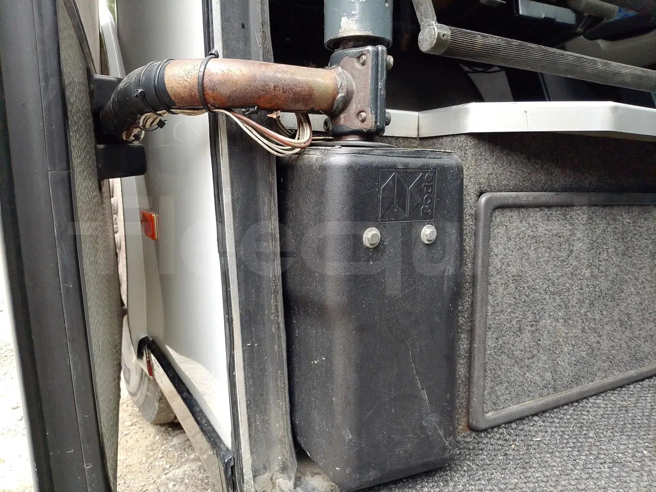 Setra S328 S328-DT/ Euro 1 - 370 Kw - 12 Mt - door mechanism photo