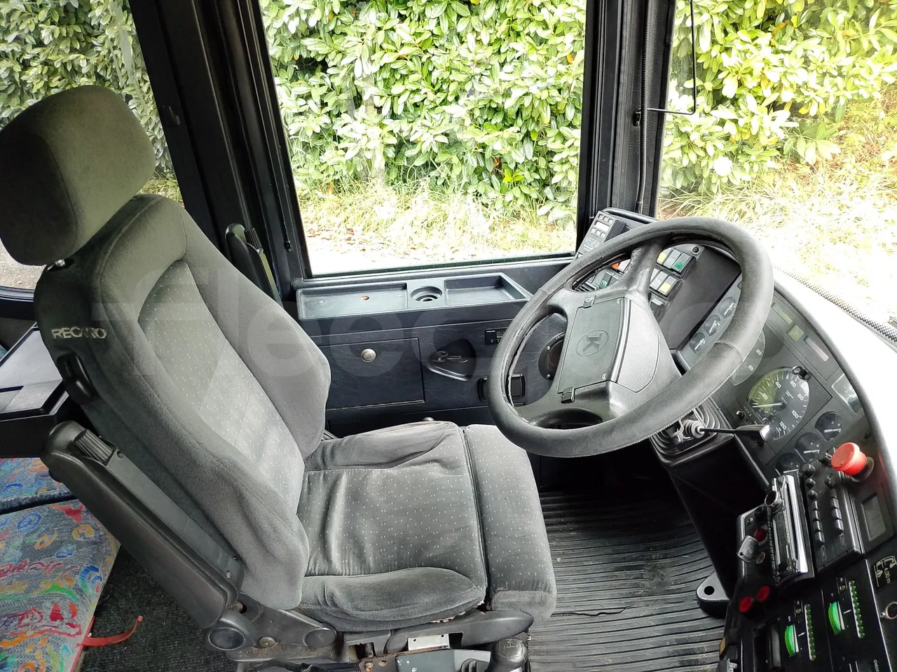Setra S328 S328-DT/ Euro 1 - 370 Kw - 12 Mt - driver's seat photo (mandatory for bus to scrap)