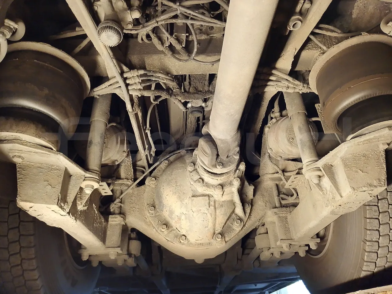 Setra S328 S328-DT/ Euro 1 - 370 Kw - 12 Mt - driveshaft photo