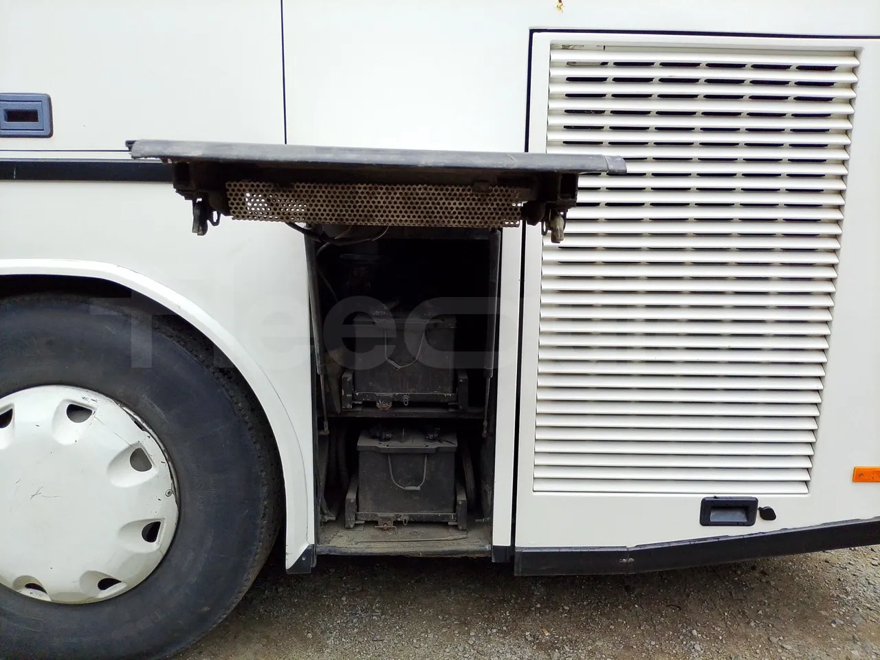 Setra S328 S328-DT/ Euro 1 - 370 Kw - 12 Mt - external compartments photo