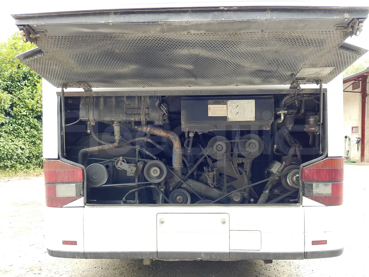 Setra S328 S328-DT/ Euro 1 - 370 Kw - 12 Mt - rear hatch open (mandatory for bus to scrap)