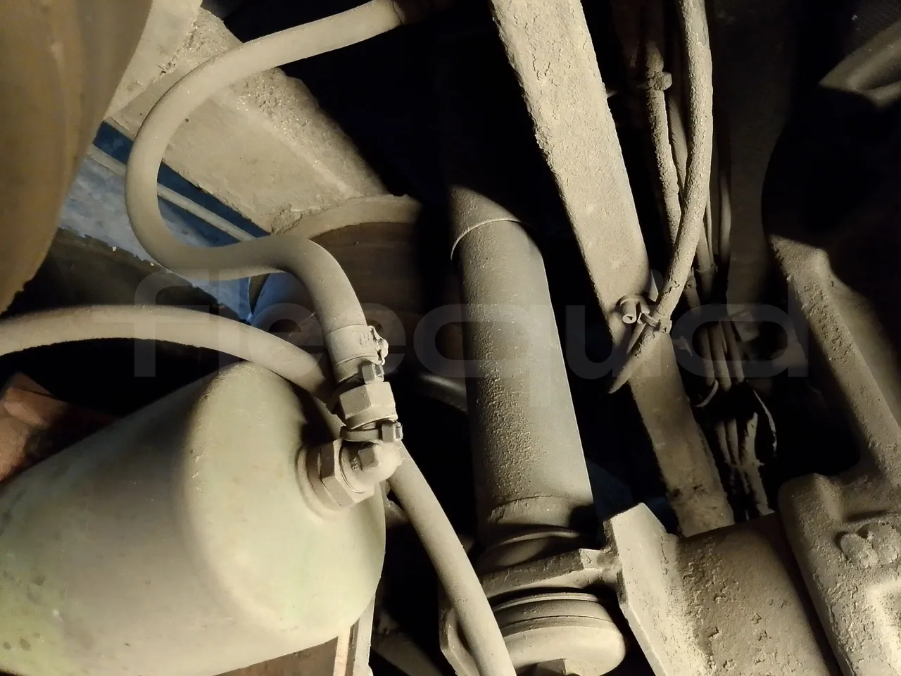 Setra S328 S328-DT/ Euro 1 - 370 Kw - 12 Mt - axel 3 shock absorbers 2 left