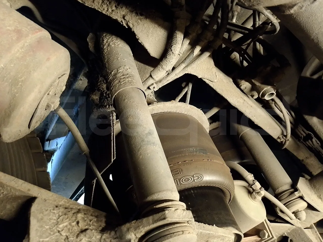 Setra S328 S328-DT/ Euro 1 - 370 Kw - 12 Mt - axle 2 shock absorbers 1 left