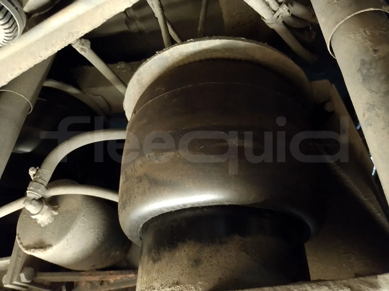 Setra S328 S328-DT/ Euro 1 - 370 Kw - 12 Mt - axle 2 shock absorbers 2 left