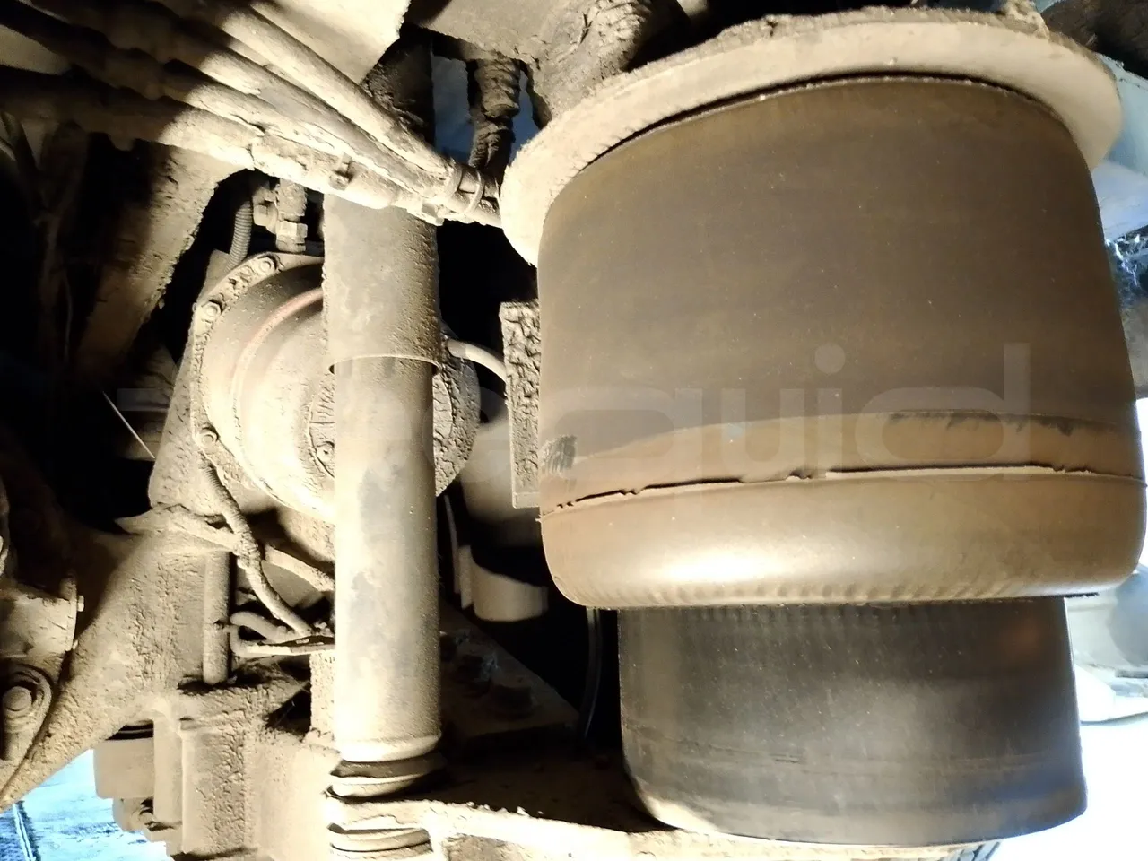 Setra S328 S328-DT/ Euro 1 - 370 Kw - 12 Mt - axle 2 shock absorbers 2 left