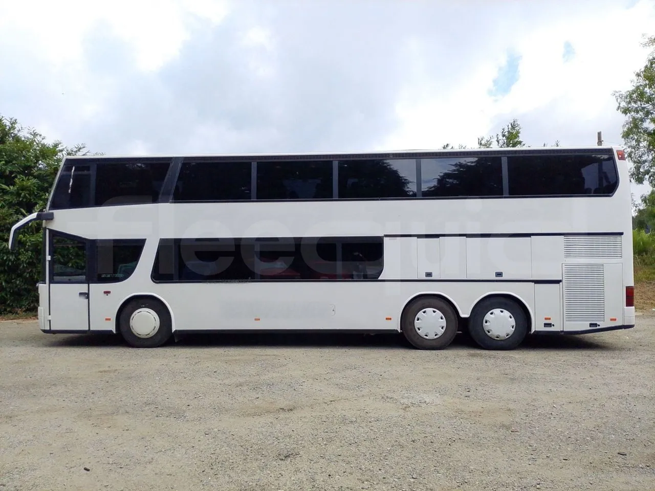 Setra S328 S328-DT/ Euro 1 - 370 Kw - 12 Mt - left side photo