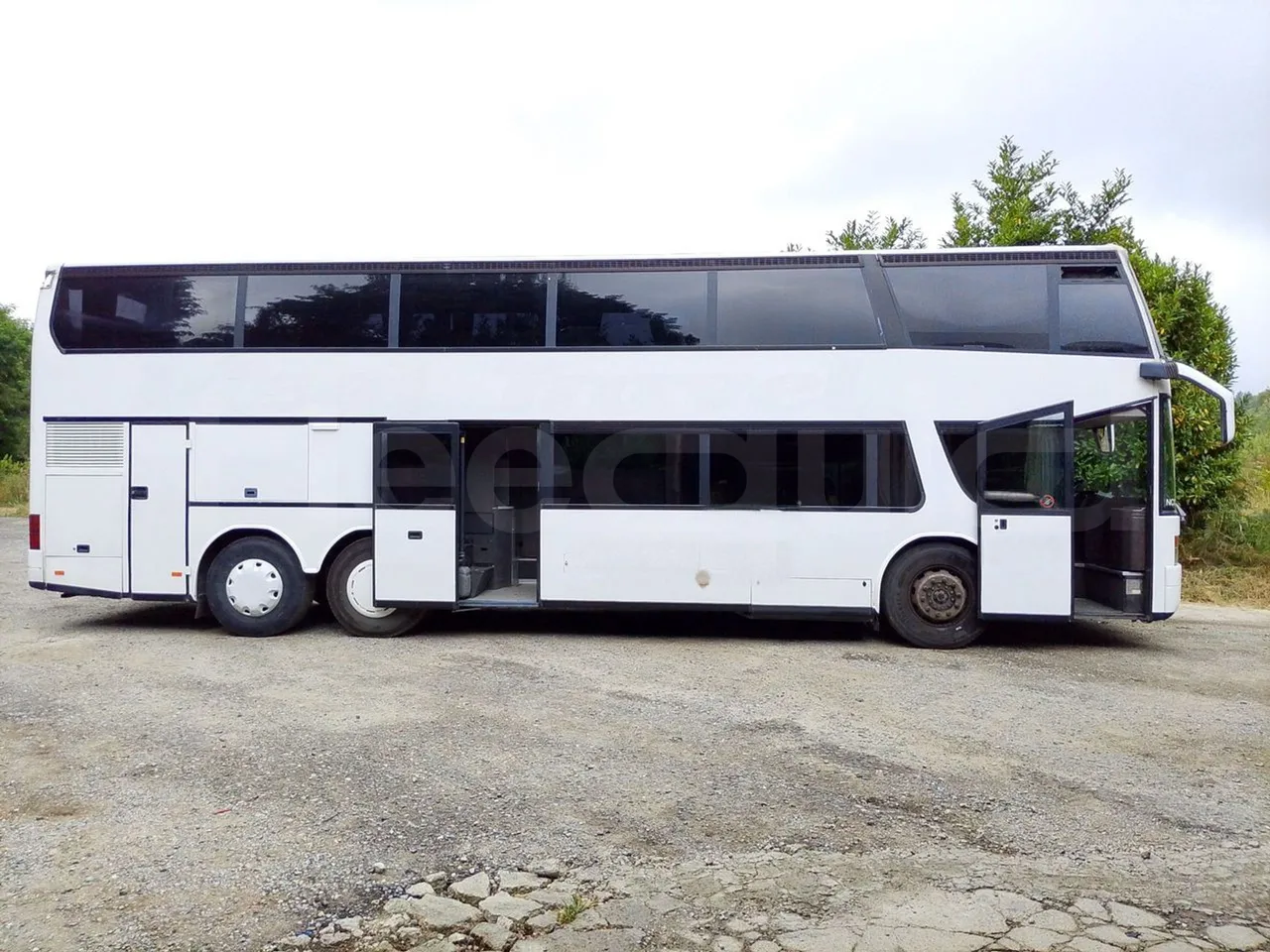 Setra S328 S328-DT/ Euro 1 - 370 Kw - 12 Mt - right side doors open