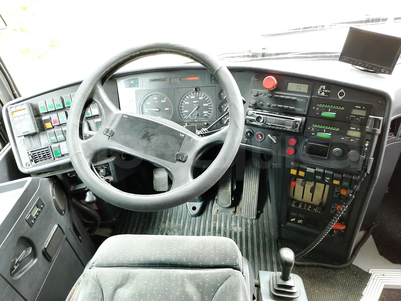 Setra S328 S328-DT/ Euro 1 - 370 Kw - 12 Mt - steering wheel photo