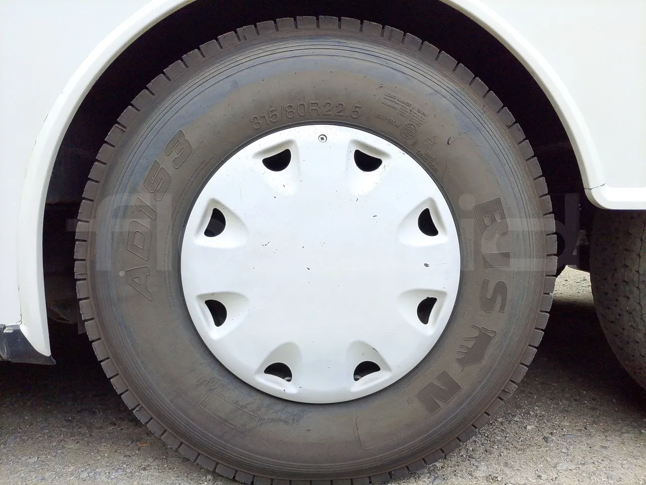 Setra S328 S328-DT/ Euro 1 - 370 Kw - 12 Mt - rear left tire photo