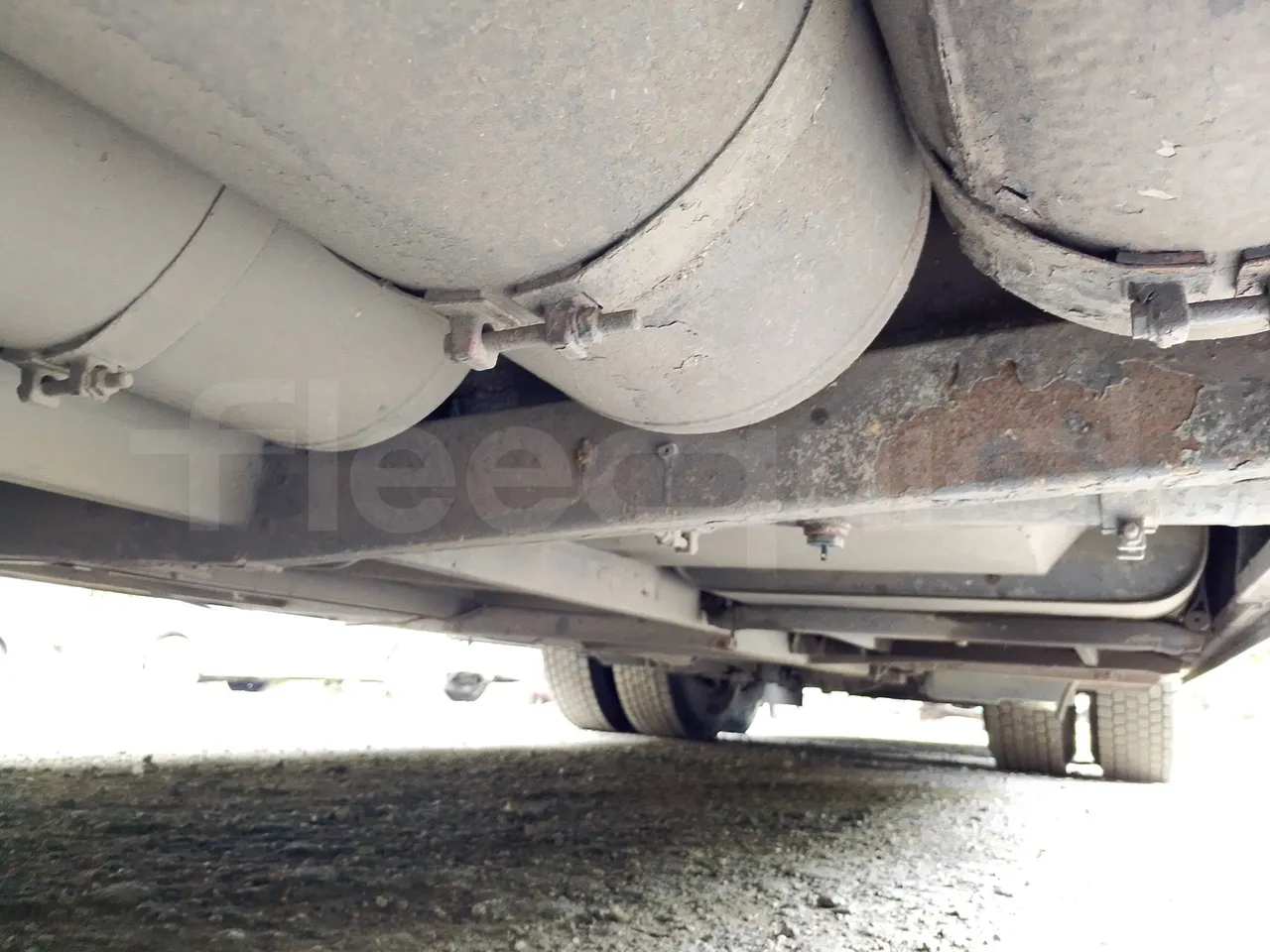 Setra S328 S328-DT/ Euro 1 - 370 Kw - 12 Mt - central undercarriage photo