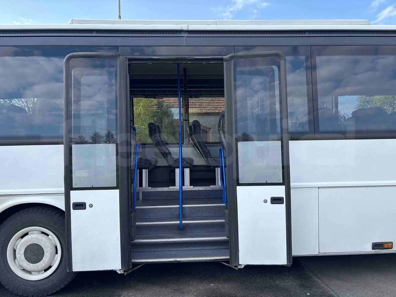 Irisbus Ares SFR116 - Euro4 - 256kW - 11.995mt - front door 2 open