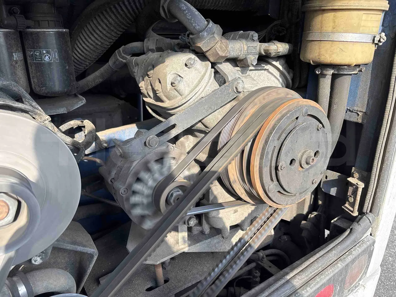 Irisbus Ares SFR116 - Euro4 - 256kW - 11.995mt - air conditioning compressor